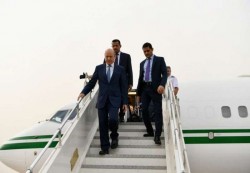 رئيس مجلس القيادة يصل العاصمة الأردنية