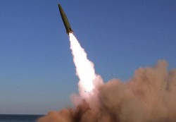 كوريا الشمالية تطلق 4 صواريخ باليستية قصيرة المدى باتجاه البحر الأصفر