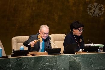 الجمعية العامة للأمم المتحدة تقر بالاغلبية استصدار  فتوى من محكمة العدل الدولية حول الاثار المترتبة على استمرار الاحتلال الاسرائيلي لفلسطين