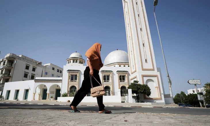 “اتحاد الشغل” يتهم السلطات التونسية بتسييس المساجد