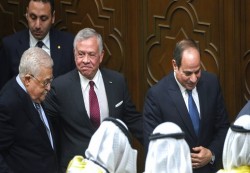 عباس يهدد باللجوء للجنائية الدولية والسيسي يحذر من عواقب فرض أمر واقع والمساس بالقدس