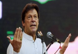 باكستان... قرار باعتقال رئيس الوزراء السابق عمران خان لمحاكمته بتهم فساد