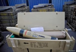 فريق الخبراء الدوليين يكشفون عن خط جوي "محتمل" لتهريب الأسلحة إلى الحوثيين
