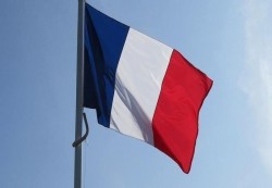 السفارة الفرنسية تعبر عن قلقها البالغ بشأن الهجوم الحوثي على حريب