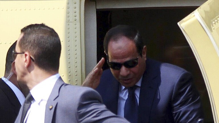 السيسي يجتمع مع وزير الدفاع ورئيس المخابرات حول إجلاء المصريين من السودان
