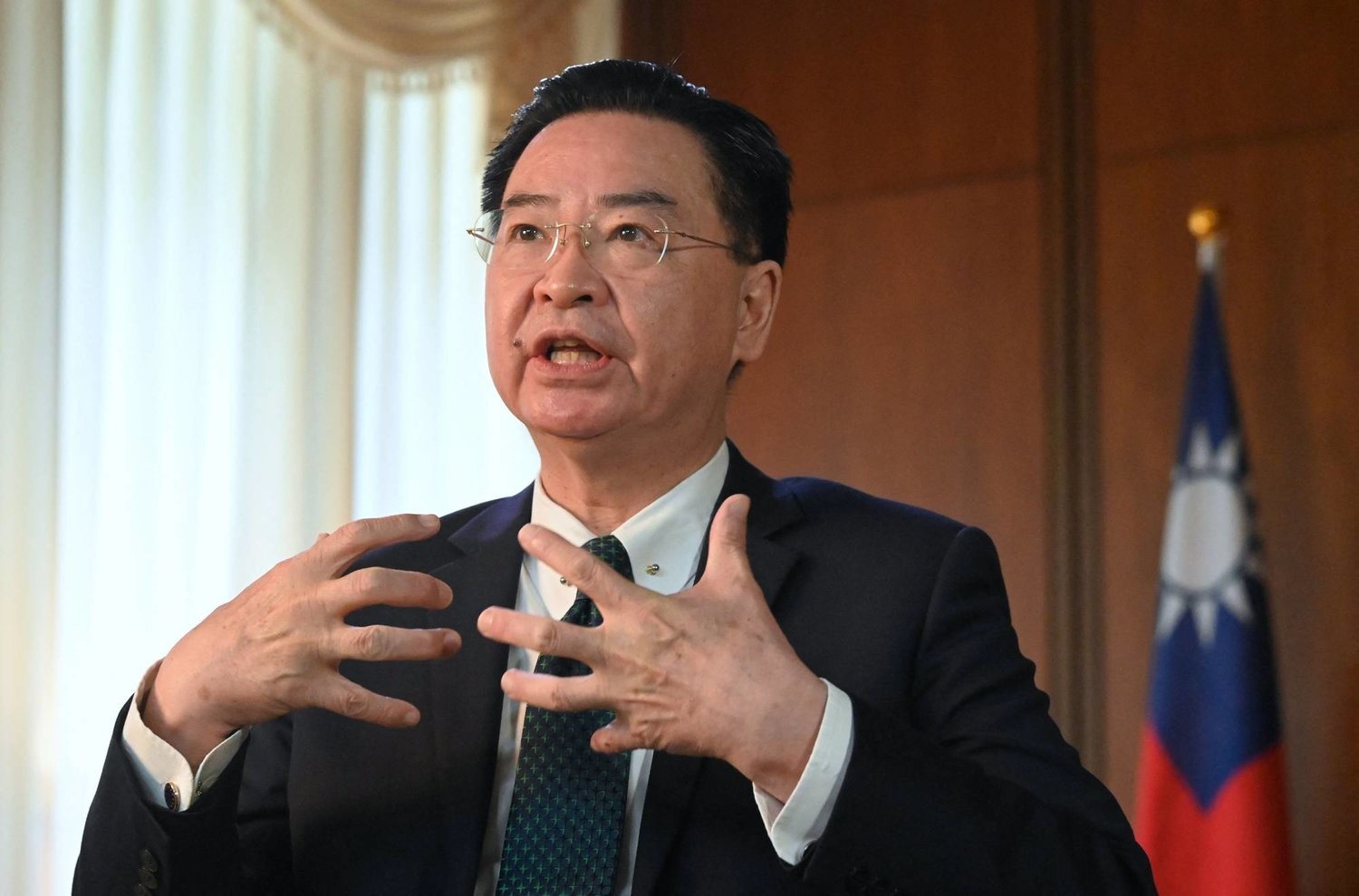 وزير خارجية تايوان يحذّر من «نتائج كارثية» لأي نزاع مع الصين