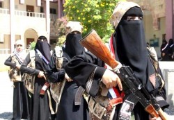 جماعة الحوثي تخضع 90 فتاة للتعبئة الفكرية وفنون القتال في العاصمة صنعاء وريفها