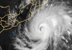 تحذير أممي من فيضانات شديدة ورياح مدمرة في اليمن بالتزمن مع العاصفة المدارية ”تيج”