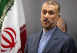 وزير الخارجية الإيراني يحذر من استمرار الهجمات الإسرائيلية على غزة