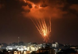 اليمن تدين العدوان الصهيوني على غزة وتدعو لوقف فوري لإطلاق النار