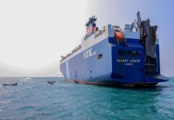 هيومن رايتس: استمرار الحوثيين بمهاجمة السفن المدنية جريمة حرب