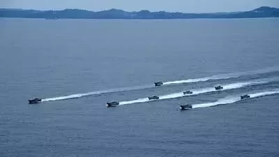 الهند تنشر 12 سفينة حربية في البحر الأحمر
