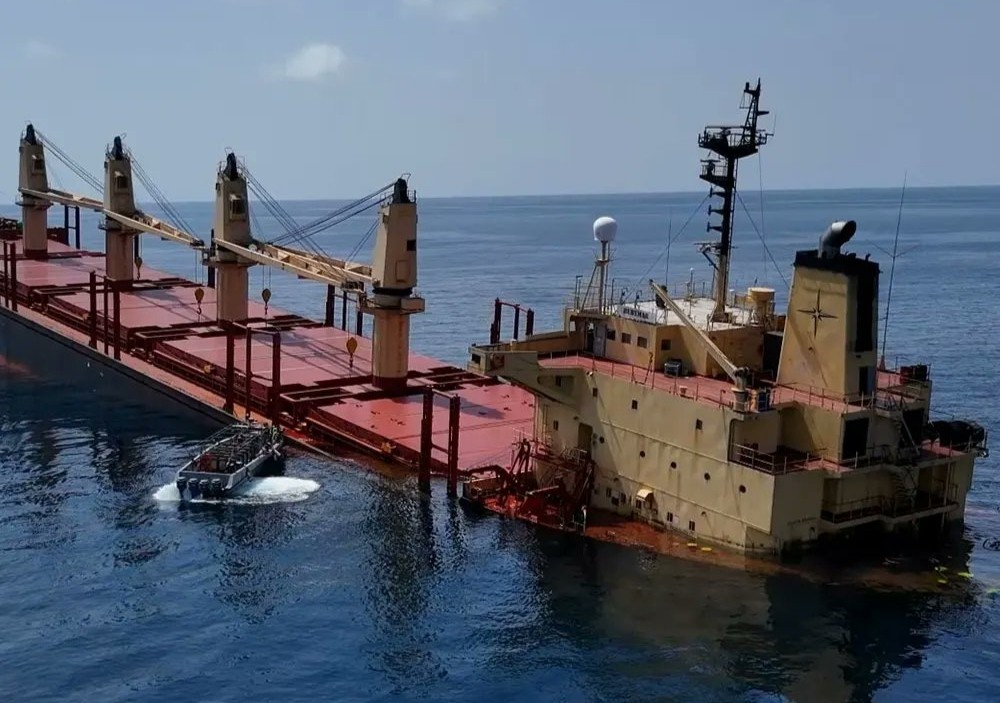 وزير المياه والبيئة: وضع سفينة الشحن روبيمار مقلق جدا  ونحن نسابق الزمن