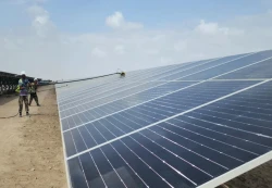 عدن: تدشين التشغيل التجريبي  لدخول محطة الطاقة الشمسية