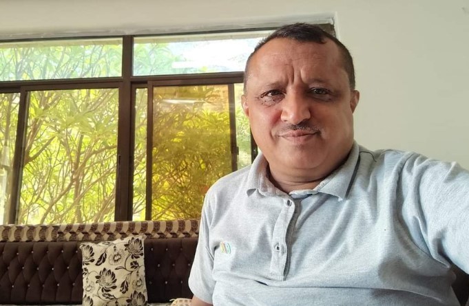 نقابة الصحفيين تدين احتجاز الصحفي مجلي الصمدي في تعز وتدعوا لسرعة إطلاق سراحه