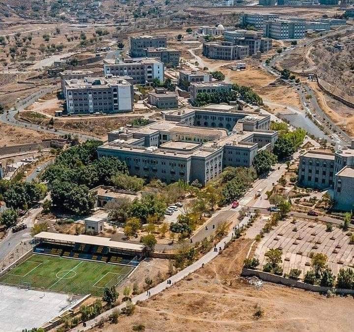 جامعة تعز: فجوة متزايدة وتأثيرات سلبية