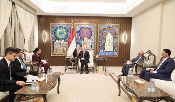 اليمن.. تحركات رئاسية وحكومية مستمرة لدعم خطة الإنقاذ الاقتصادي
