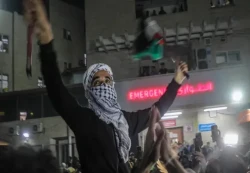 "يوم سعادة وحزن"... مشاعر فرح سكان غزة باتفاق وقف إطلاق النار تمتزج بألم الفراق