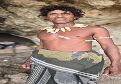 القصة الكاملة لأسطورة «رجل الكهف» في سقطرى