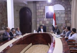 تعز: الأحزاب السياسية تؤكد على أهمية معالجة القضايا المعيشية وتعزيز الاستقرار العام