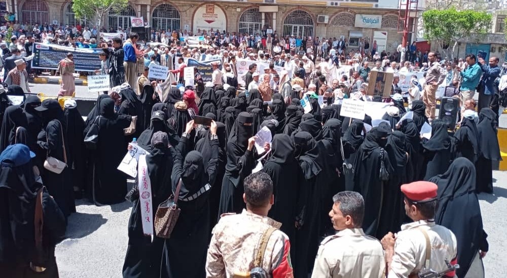 دعوة حكومية لرئيس اتحاد التربويين بتعز لبحث أزمة المعلمين