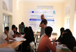 شبكة المساءلة المجتمعية تنفذ حواراً تشاركياً لحل إشكالية النفايات في تعز