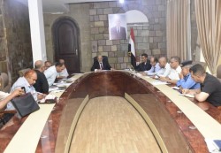 تعز: اجتماع يناقش الإجراءات الطارئة لتوفير المياه وتخفيف معاناة المواطنين