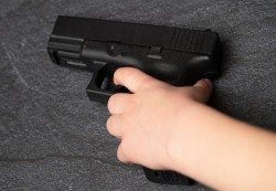 الضالع.. رصاصة طائشة من طفل تنهي حياة والدته