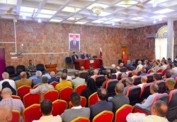 تعز تطلق صندوق دعم المعلم وتشكل مجلساً اقتصادياً محلياً