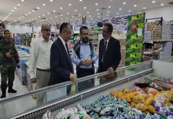 عدن: شكاوى من فجوة بين سعر الصرف والأسعار.. والحكومة تتعهد بالضبط والمحاسبة