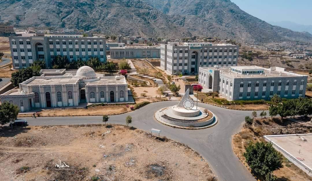 جامعة تعز توضح حقيقة ما أُثير حول قسم الأمن السيبراني