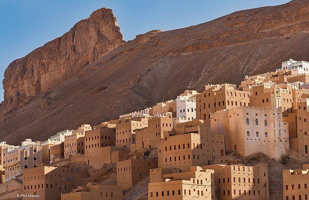 حضرموت: المحافظ يناقش مع اليونسكو ترميم المعالم التاريخية وإدراج الهجرين ضمن قائمة التراث العالمي
