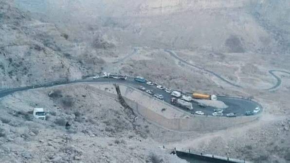حضرموت: وفاة 4 أشخاص وإصابة 6 آخرين بحادث انقلاب سيارة في عقبة عبد الله غريب