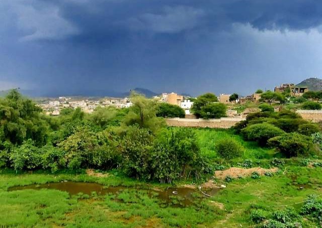 الطقس اليوم: تنوع مناخي حاد بين الأمطار الغزيرة والحر الشديد