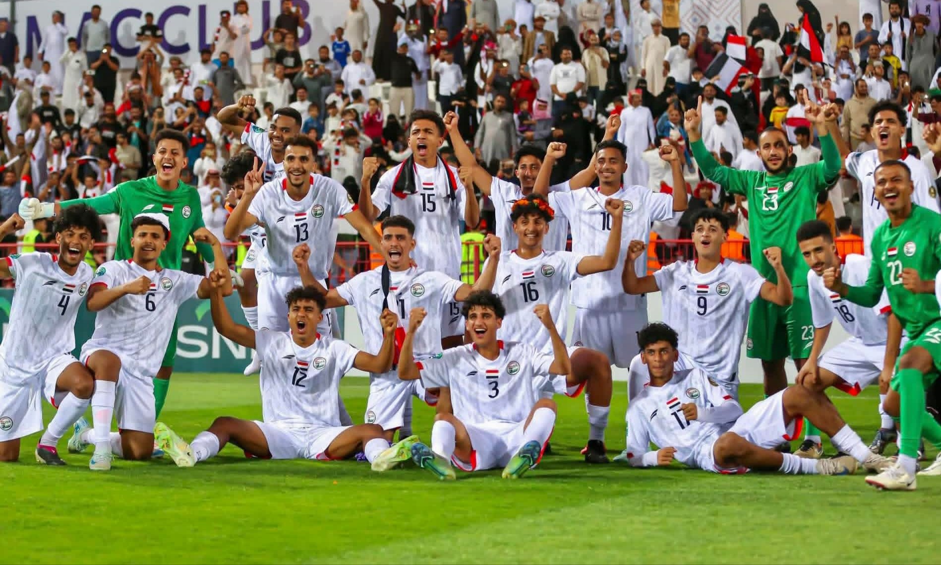 الأحمر الشاب يبحث عن المجد الخليجي أمام عُمان في موقعة نصف النهائي بأبها
