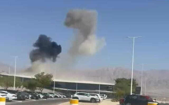 مسيّرة حوثية تضرب مطار رامون الإسرائيلي وتصيب صالة الركاب