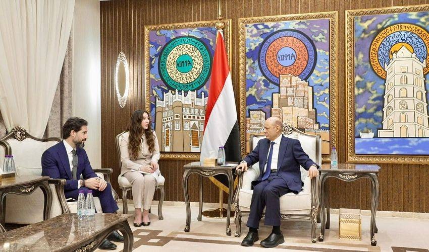 العليمي يبحث مع القائم بأعمال السفارة الأمريكية الدعم الدولي المطلوب لمساندة جهود الإصلاحات