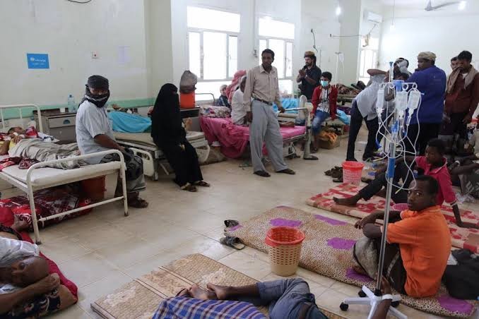 Taiz: 86 Cholera Cases Reported in Two Days Amid Fears of Wider Outbreak Due to Garbage Pile-Up