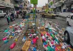شرطة تعز تضبط متهمًا باغتيال "المشهري".. وأكوام القمامة تحاصر المدينة