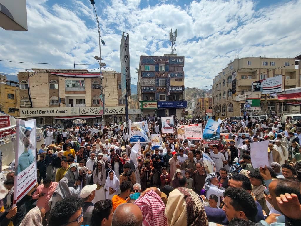 تعز: استمرار الحراك الشعبي للمطالبة بوقف الانفلات الأمني