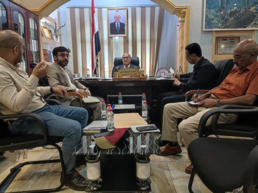 اجتماع في عدن يبحث تأهيل القيادات المحلية وتحسين الأداء المؤسسي في المحافظات