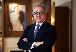 خالد العناني أول مصري وعربي يتولى رئاسة اليونسكو