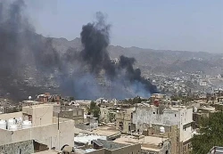 إصابة امرأتين في قصف حوثي استهدف منازل المدنيين غرب تعز
