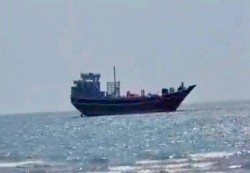 ضبط سفينة تهريب إيرانية تحمل صاروخًا ومسيرات في طريقها للحوثيين