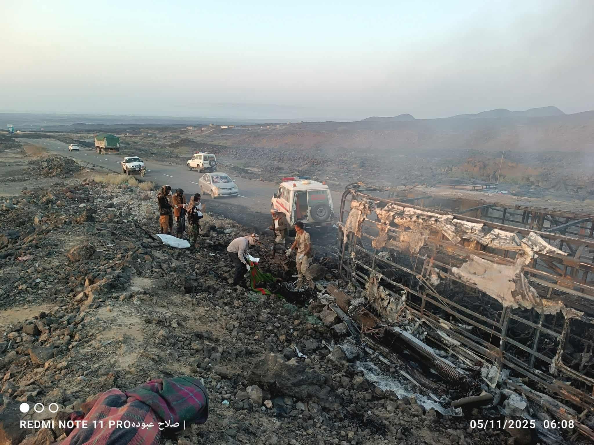 A Journey Home Ends in Tragedy: 30 Yemenis Killed in Horrific Bus Crash in Abyan