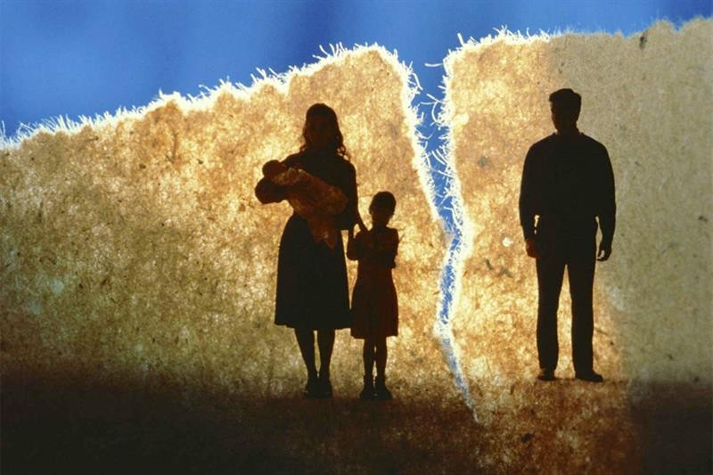 مصر تسجل أعلى معدل طلاق منذ عقدين وسط انخفاض عقود الزواج