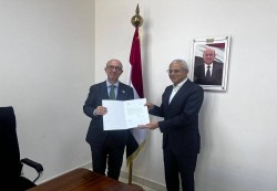 عدن: نائب وزير الخارجية يتسلّم أوراق اعتماد الممثل الجديد لصندوق الأمم المتحدة للسكان