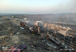 رحلة عودة إلى الوطن تنتهي بالموت.. مصرع 30 يمنياً في حادث مروّع بأبين