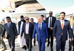 رئيس مجلس القيادة الرئاسي يعود إلى عدن