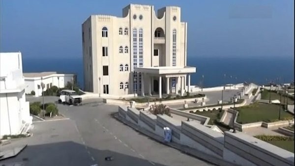 عدن: إعادة تموضع قوات الحماية الرئاسية والعاصفة في قصر معاشيق